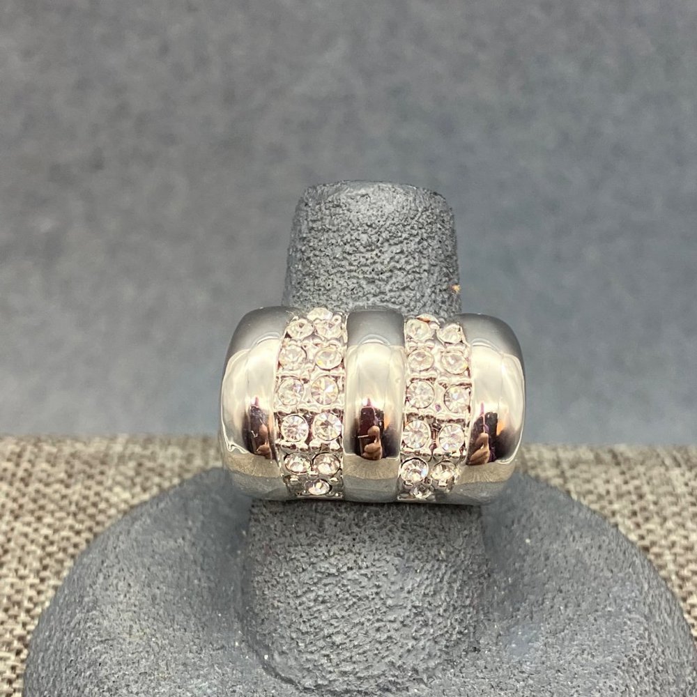 Silver Rhinestone Stripe Ring Size 7 Bling Glam Cocktail Drag Retro Soft Girl